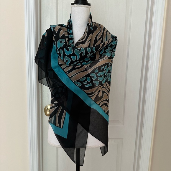 New Carol Wior Animal Print Scarf Sarong Brown/Black/Blue, Sz 60,5”x46,5” - Picture 3 of 10